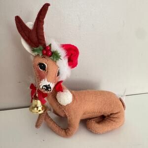 Annalee 90 Felt Sitting Reindeer Santa Hat Holly Berry Gold Bell Meredith NH